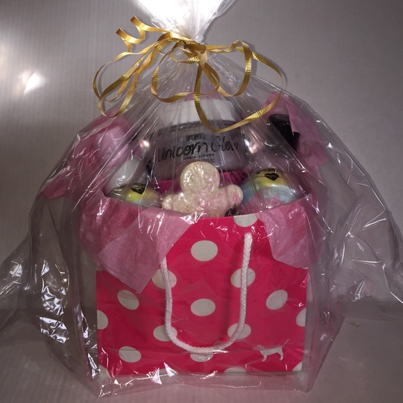 All Things PINK Basket - Picture 2 of 2